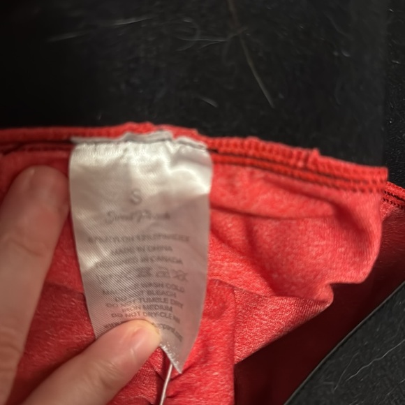 Sweet Peach apparel scrunch bum leggings size small red and black - Picture 7 of 10